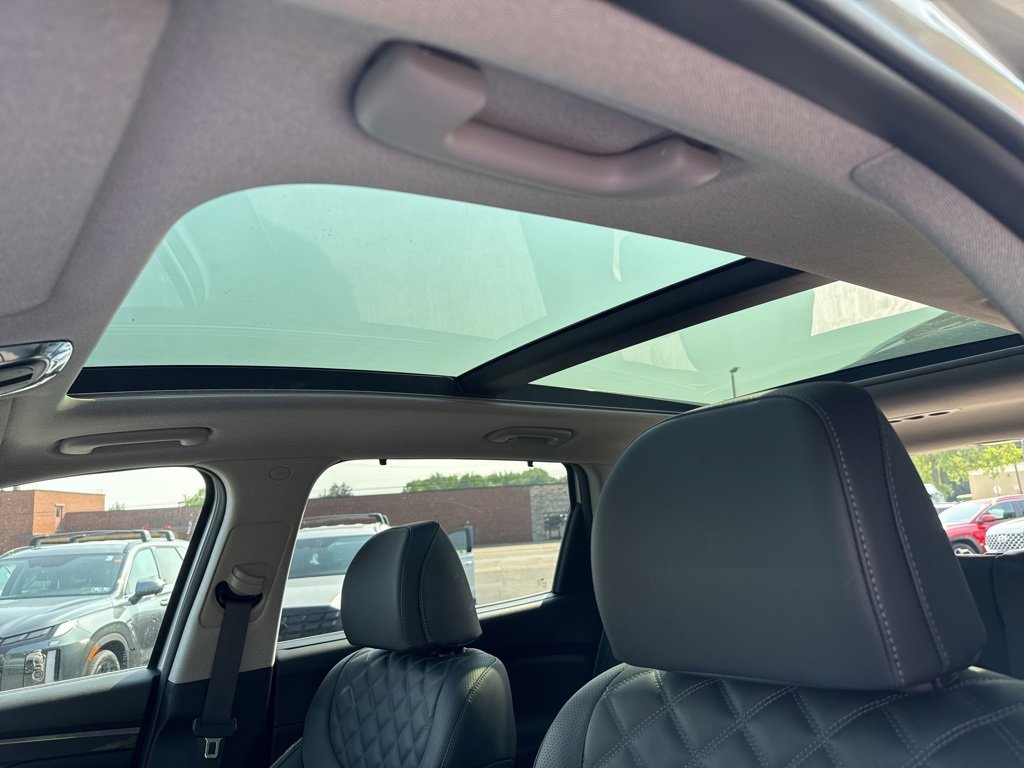 Used 2023 Hyundai Santa Fe Limited image 16