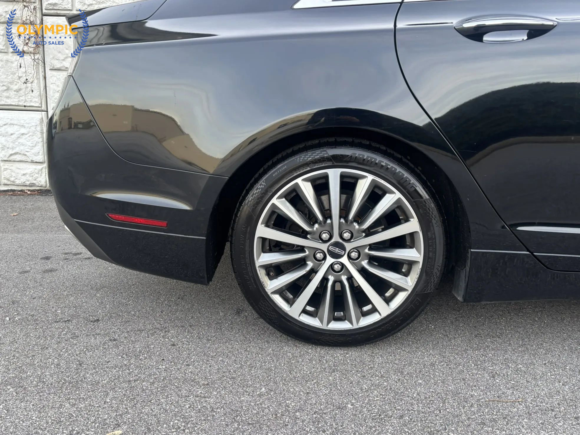 Used 2017 Lincoln MKZ Premiere image 10