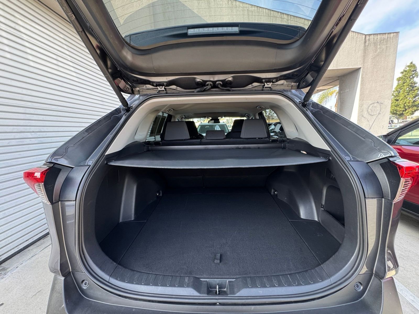 Used 2025 Toyota RAV4 XLE w/ Convenience Package image 33