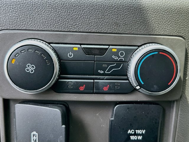 Used 2020 Ford Explorer Platinum w/ Premium Technology Package AWD/4WD image 29