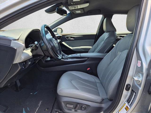 Used 2021 Toyota Avalon XLE FWD image 12