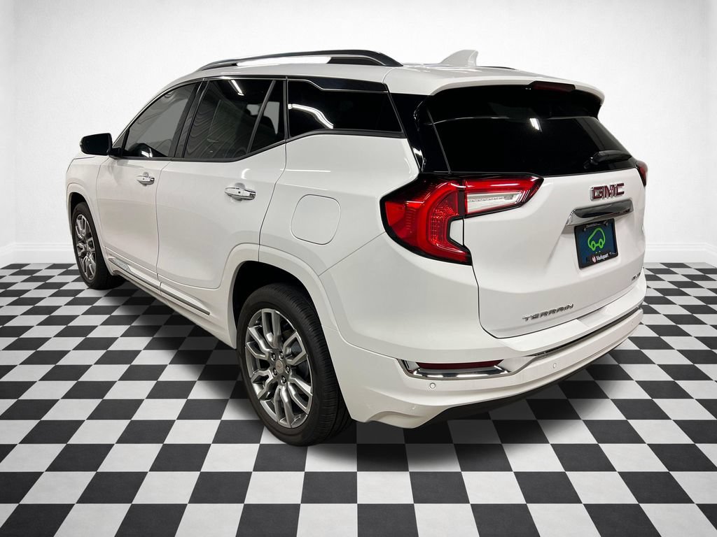 Certified 2024 GMC Terrain Denali w/ Denali Premium Package AWD/4WD image 7