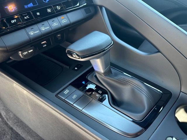 Certified 2025 Hyundai Elantra Sport image 24