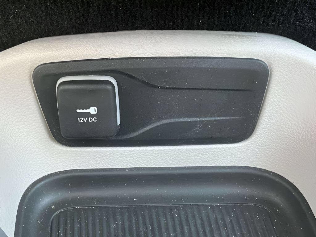Used 2023 Chrysler Pacifica Touring-L FWD image 30