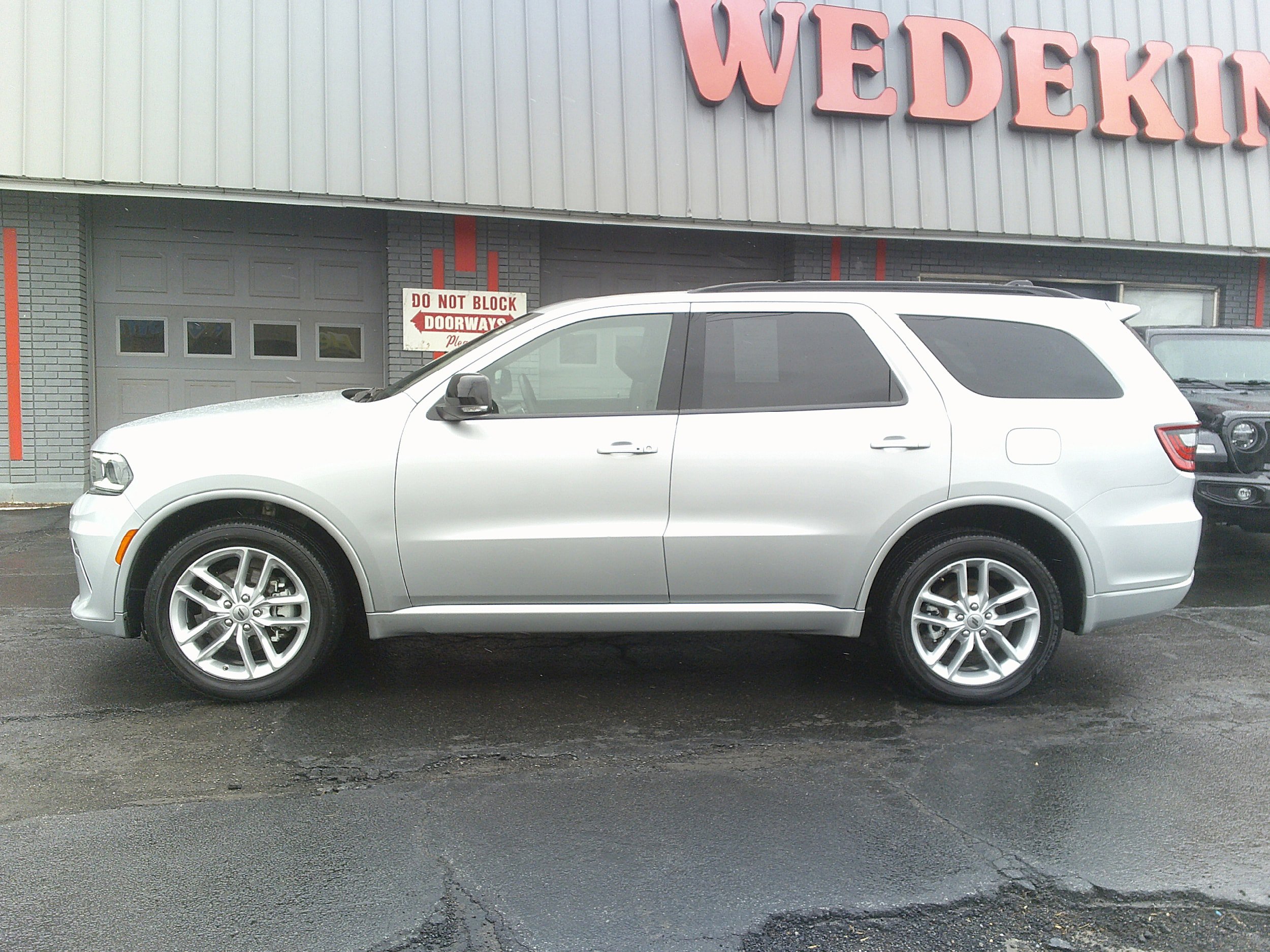 Used 2024 Dodge Durango GT image 4