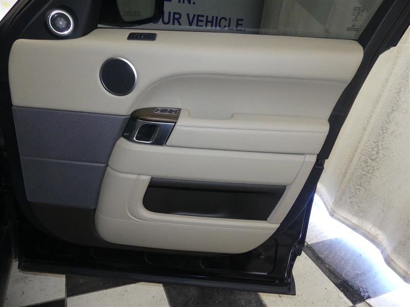 Used 2016 Land Rover Range Rover Sport HSE AWD/4WD image 26