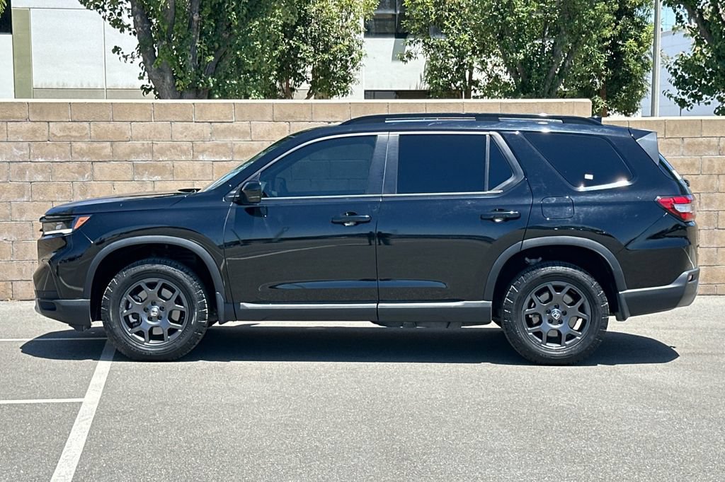 Certified 2025 Honda Pilot TrailSport image 7
