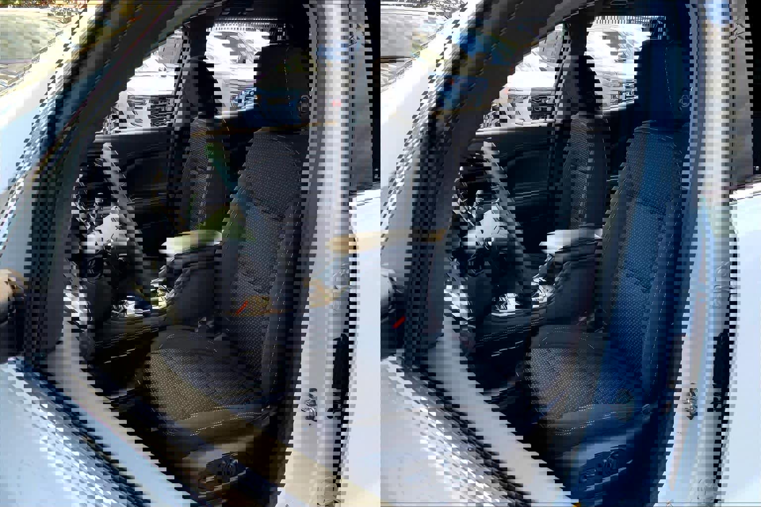 Certified 2023 GMC Acadia SLE w/ Driver Convenience Package image 8