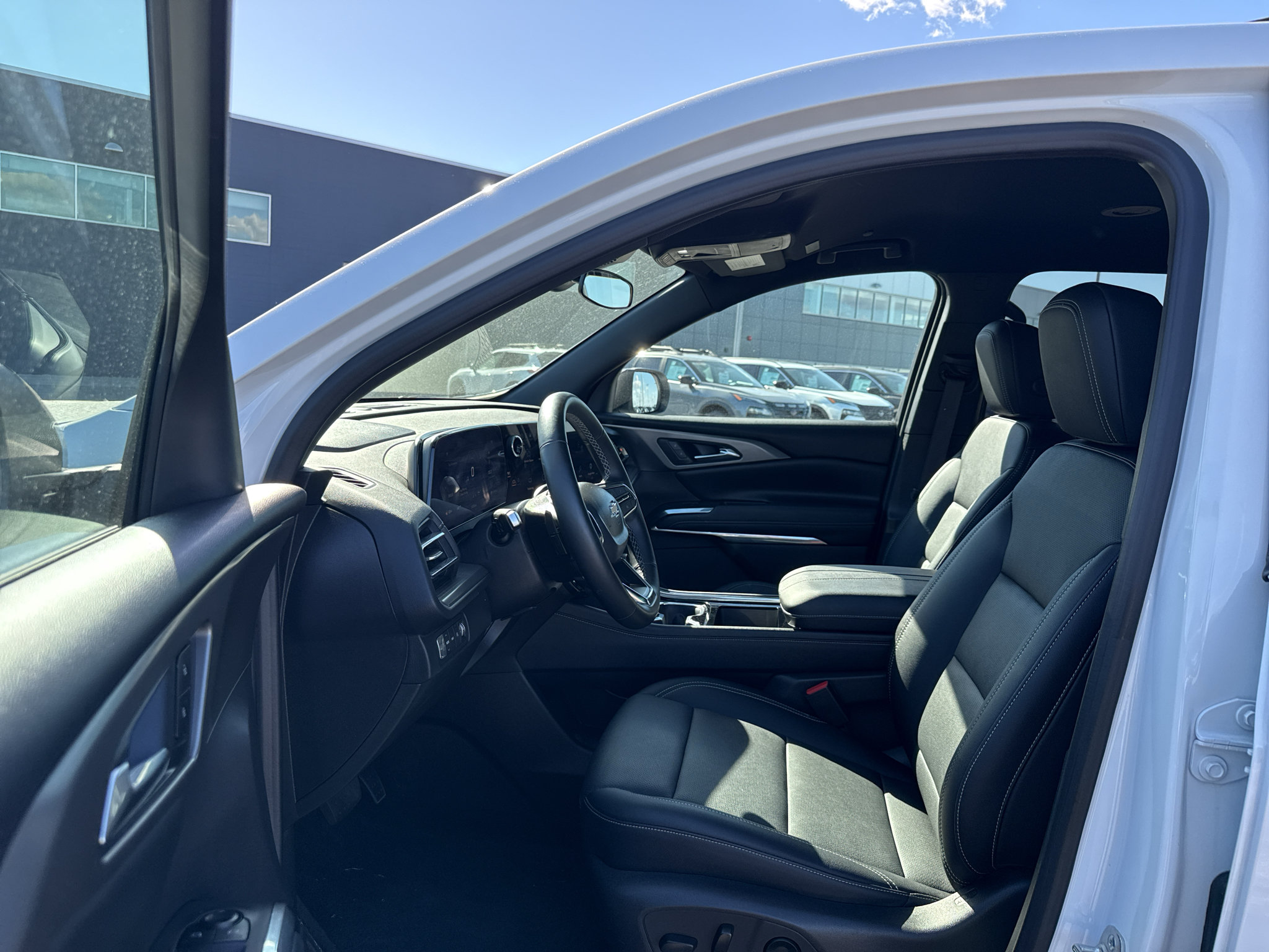 Certified 2026 Chevrolet Traverse LT AWD/4WD image 4