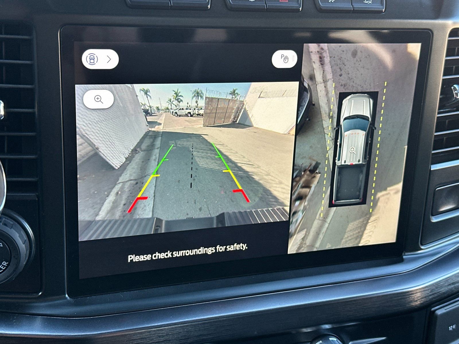 Used 2023 Ford F250 Lariat w/ Lariat Ultimate Package image 24