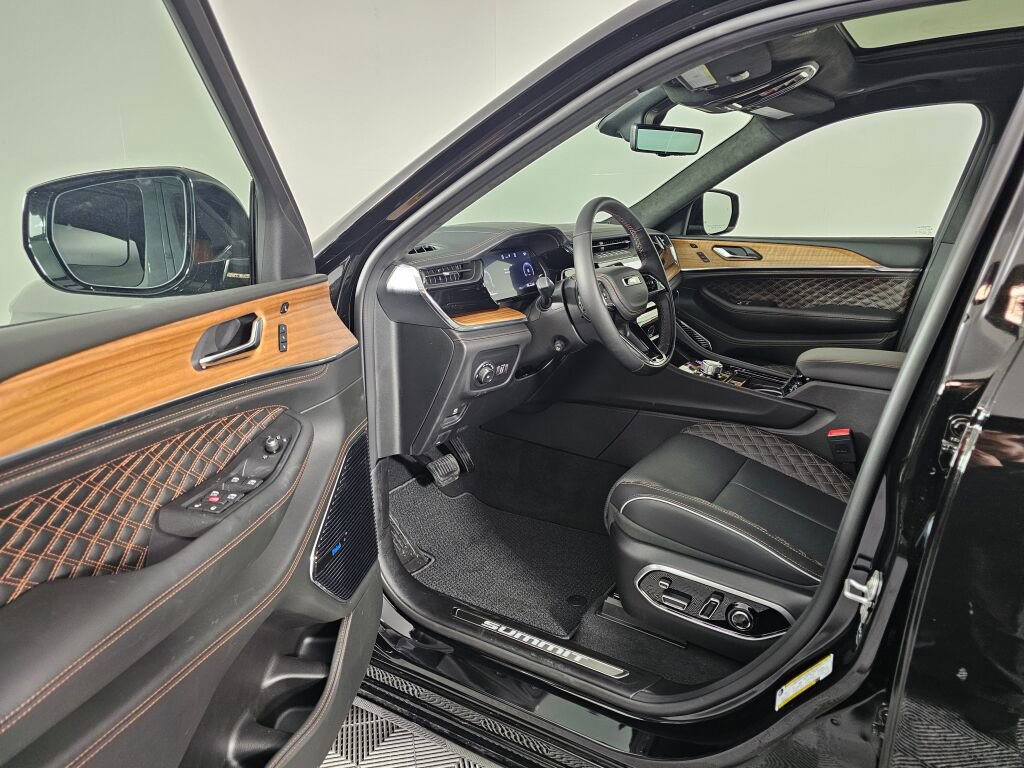 New 2026 Jeep Grand Cherokee Summit w/ Obsidian Package AWD/4WD image 21