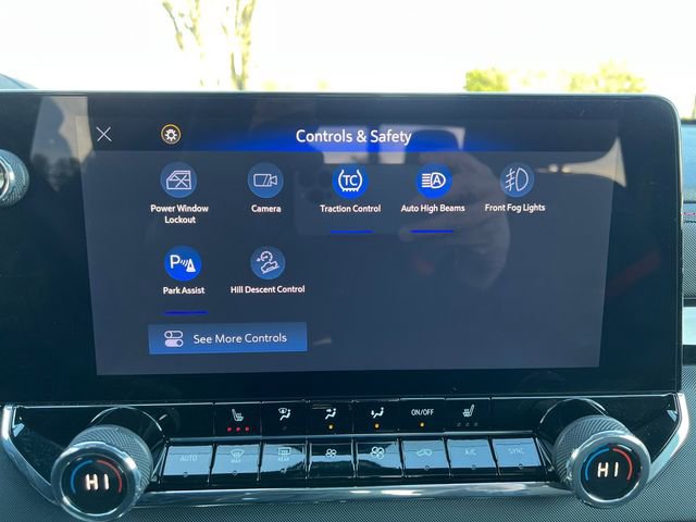 Used 2025 Chevrolet Colorado Z71 w/ Technology Package image 25