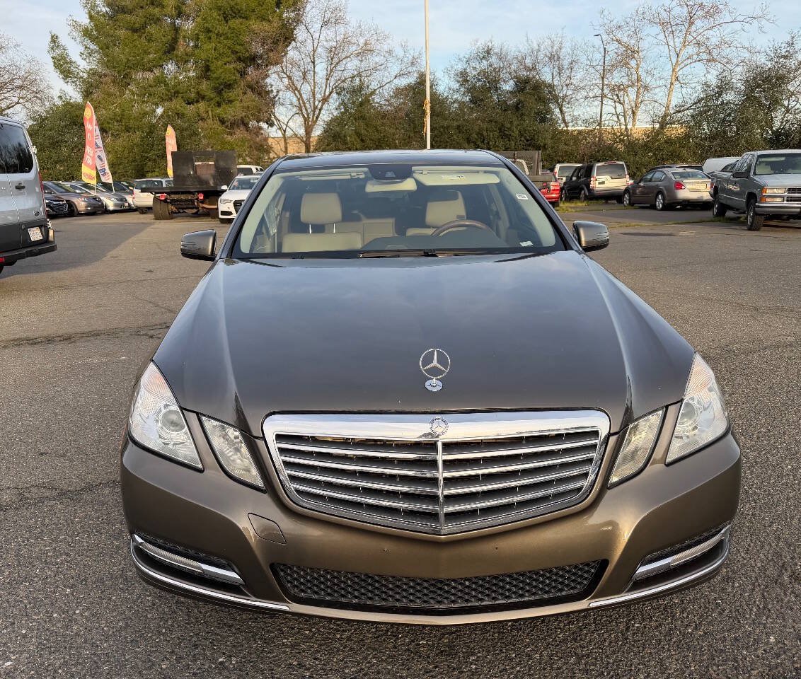 Used 2012 Mercedes-Benz E 350 BlueTEC Sedan image 2