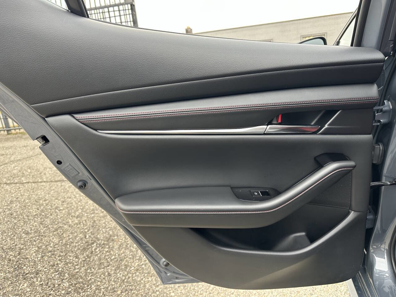 Used 2023 MAZDA MAZDA3 s image 37