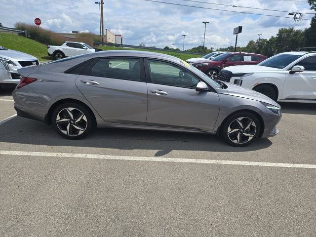 Certified 2023 Hyundai Elantra SEL w/ Convenience Package FWD image 6