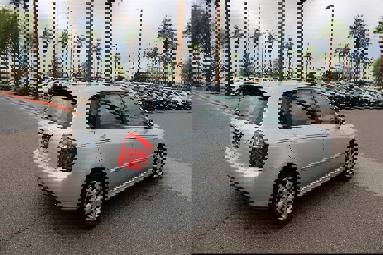 Used 2009 Kia Spectra5 SX image 5