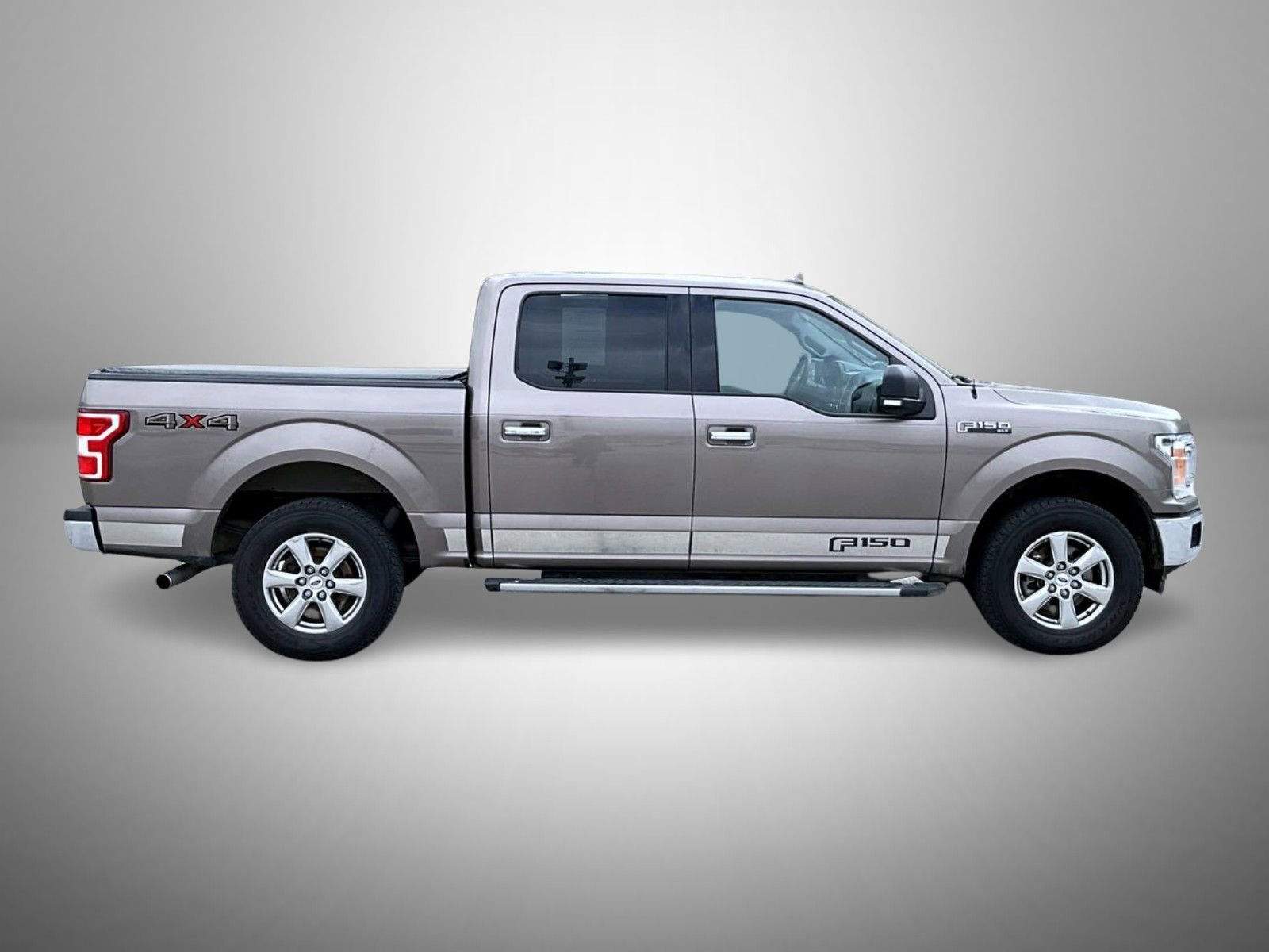 Used 2018 Ford F150 XLT w/ Equipment Group 302A Luxury AWD/4WD image 4