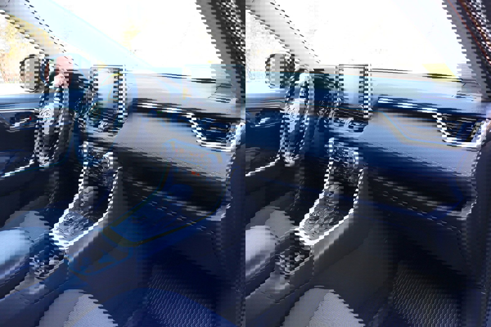 Used 2019 Toyota RAV4 XLE w/ Convenience Package AWD/4WD image 22