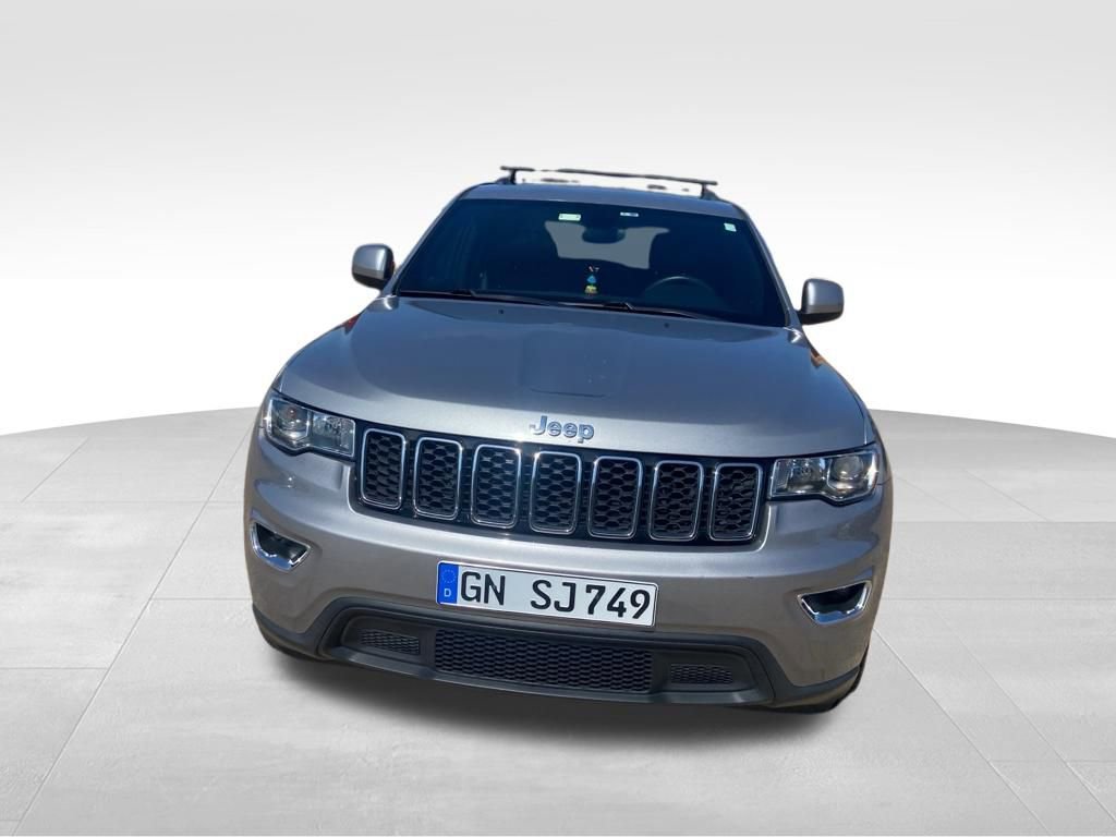 Used 2019 Jeep Grand Cherokee Laredo w/ Security & Convenience Group image 3