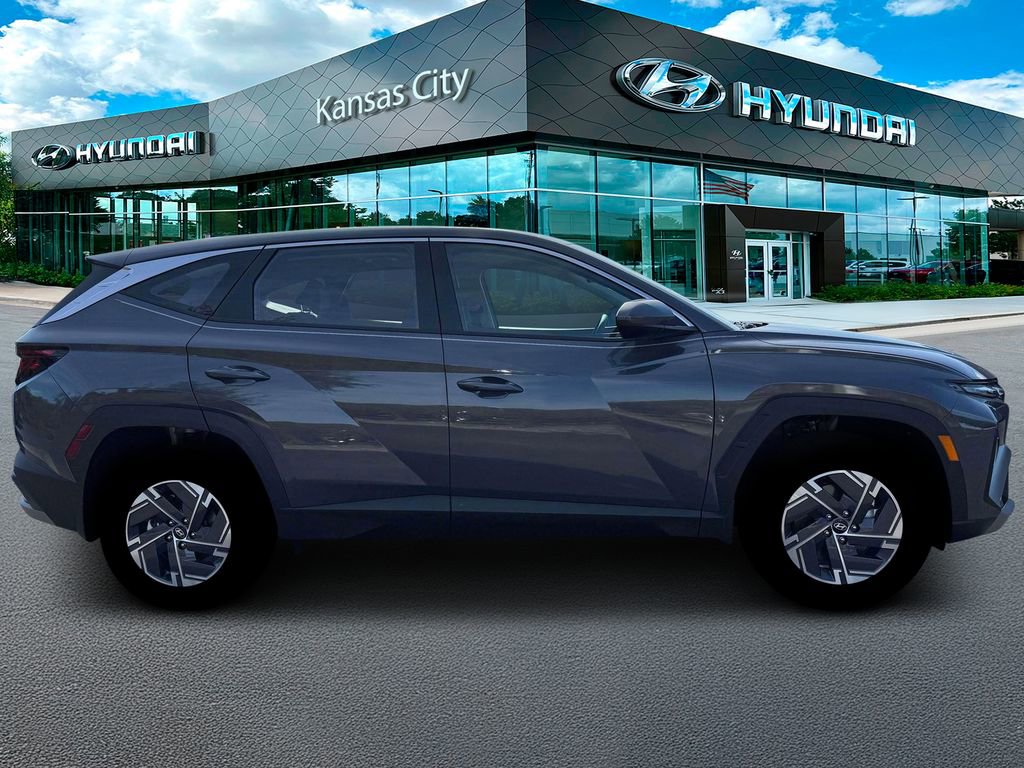 New 2026 Hyundai Tucson Blue SE image 9