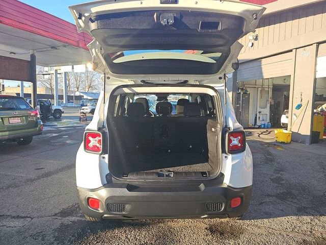 Used 2015 Jeep Renegade Latitude w/ Popular Equipment Group AWD/4WD image 11