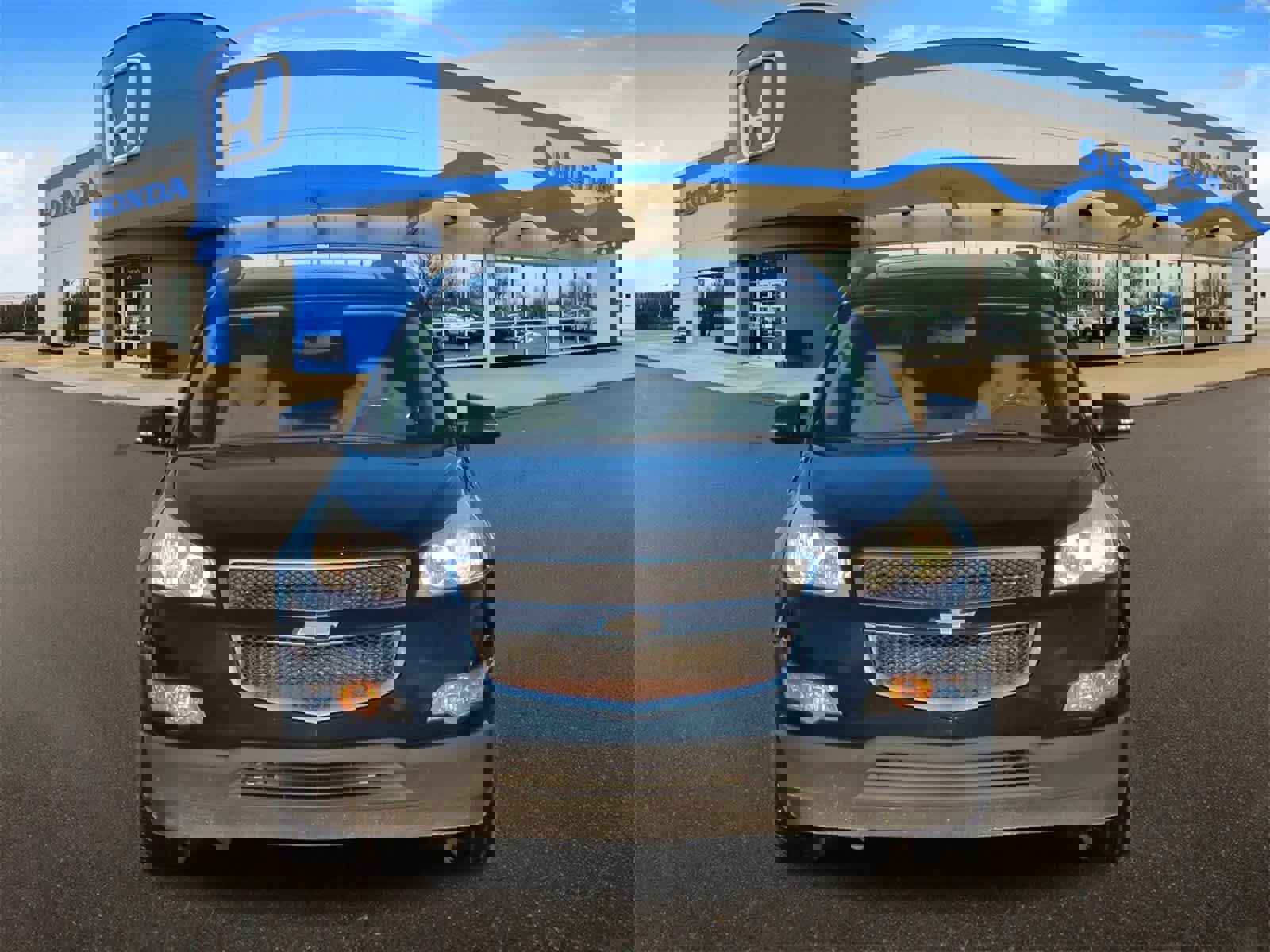 Used 2010 Chevrolet Traverse LT w/ Personal Connectivity Package image 3