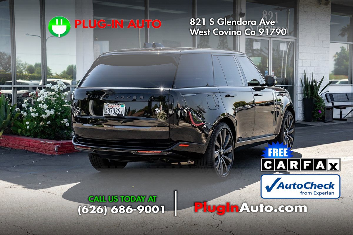 Used 2025 Land Rover Range Rover SV image 4