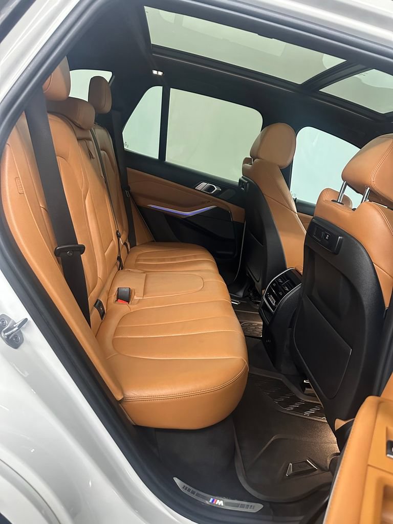 Used 2021 BMW X5 xDrive40i w/ M Sport Package AWD/4WD image 29
