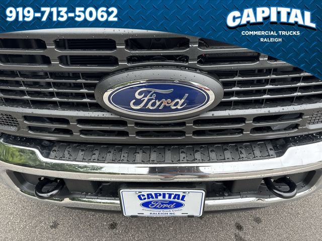 New 2025 Ford F250 XL w/ XL Chrome Package image 10