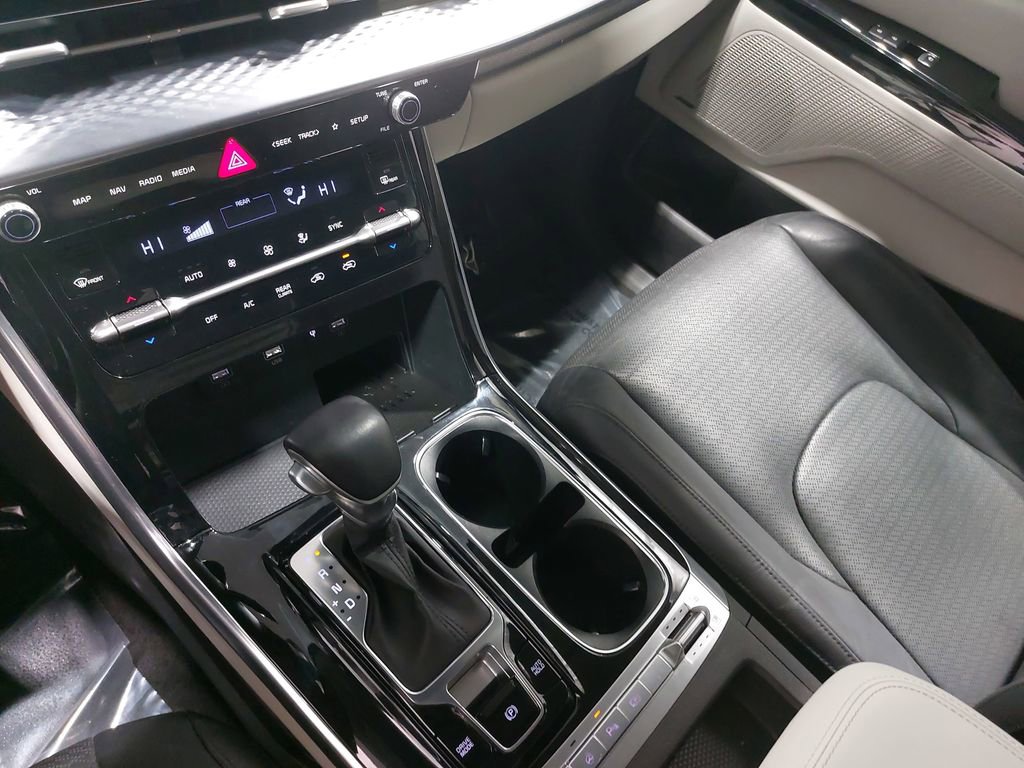 Used 2023 Kia Carnival SX Prestige image 27