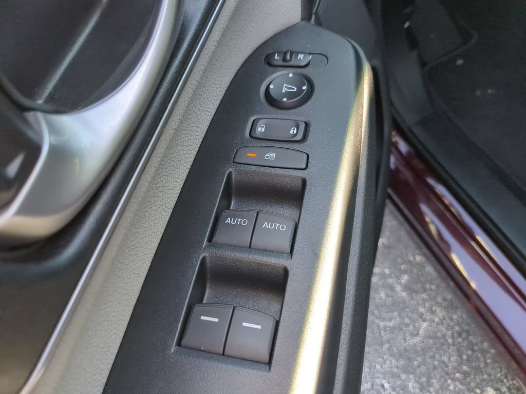 Used 2018 Honda CR-V EX image 16