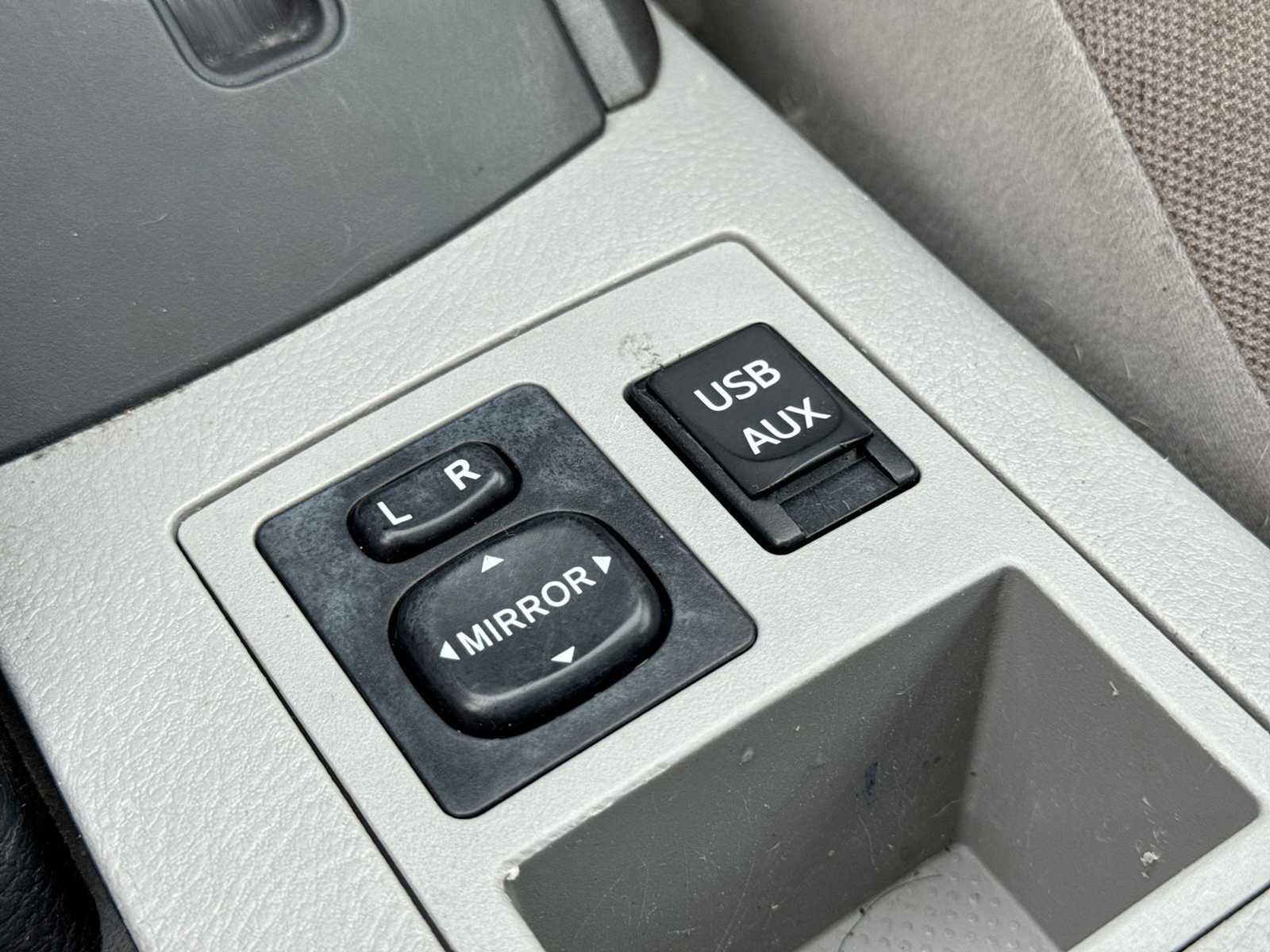Used 2012 Toyota RAV4 4WD w/ Upgrade Value Pkg image 30