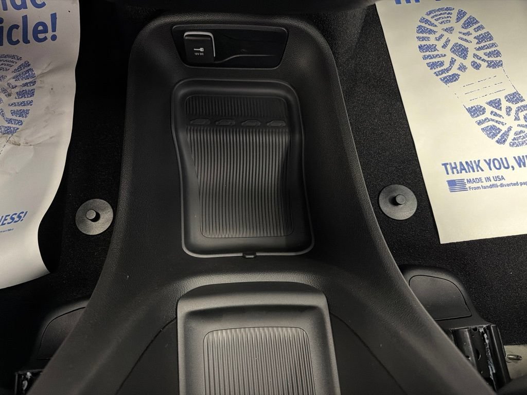 New 2027 Chrysler Pacifica Select FWD image 13