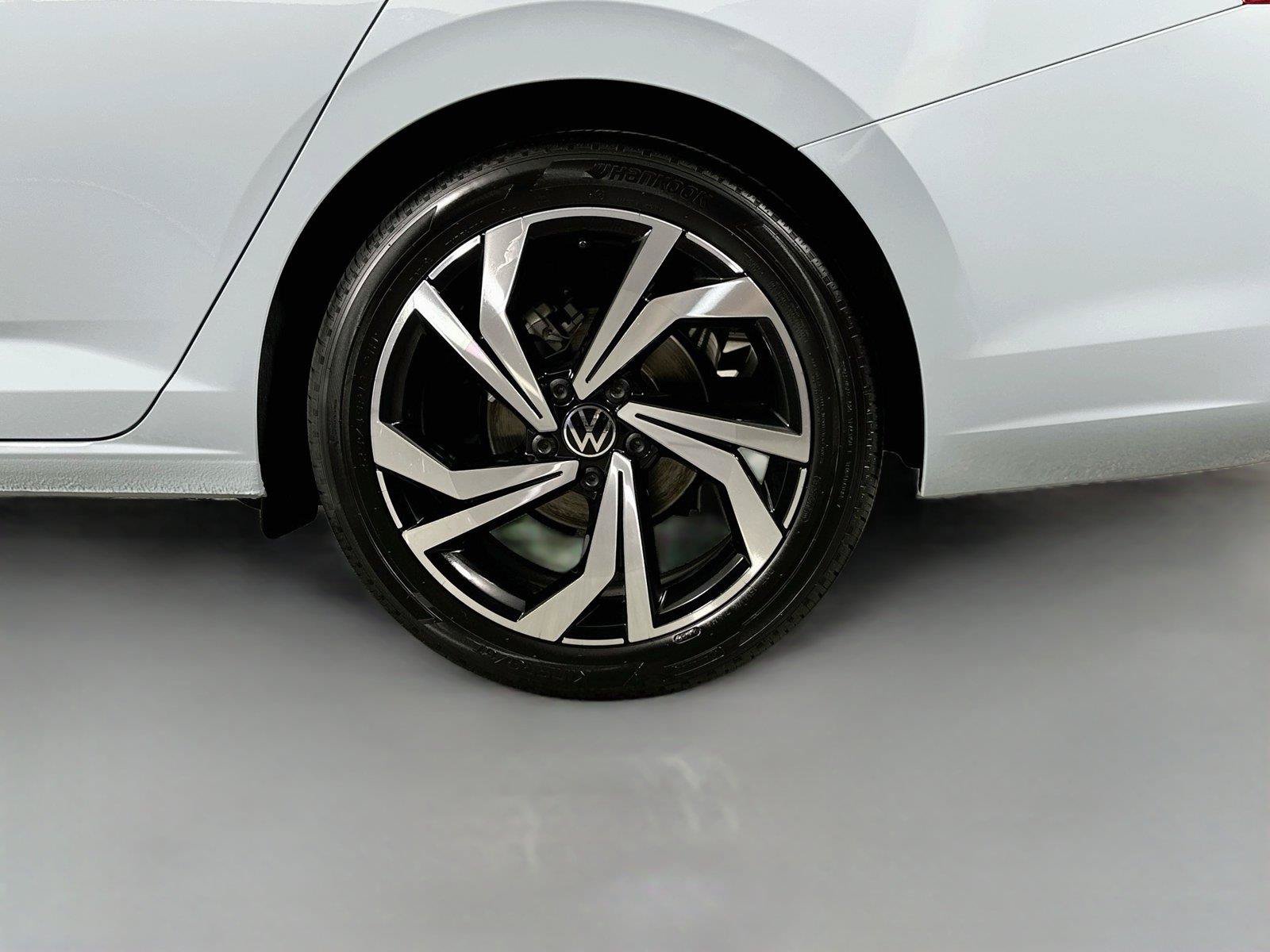 Certified 2026 Volkswagen Jetta SEL FWD image 30