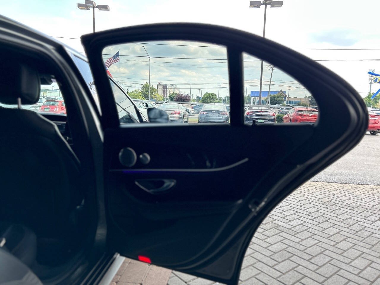 Used 2017 Mercedes-Benz E 300 4MATIC image 46