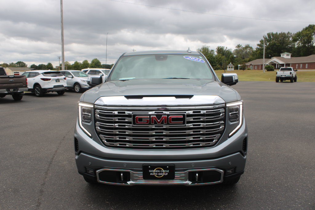Used 2023 GMC Sierra 1500 Denali AWD/4WD image 3