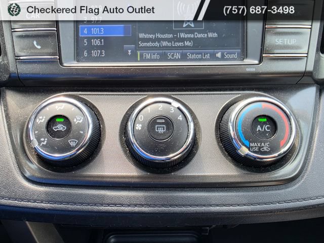 Used 2015 Toyota RAV4 LE FWD image 18