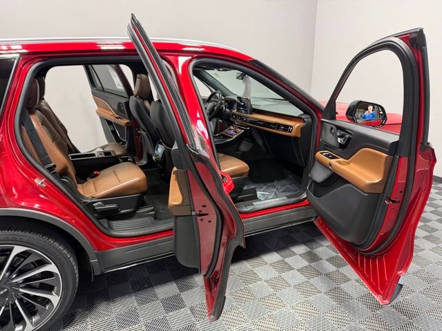 Used 2020 Lincoln Aviator Reserve w/ Equipment Group 201A image 24