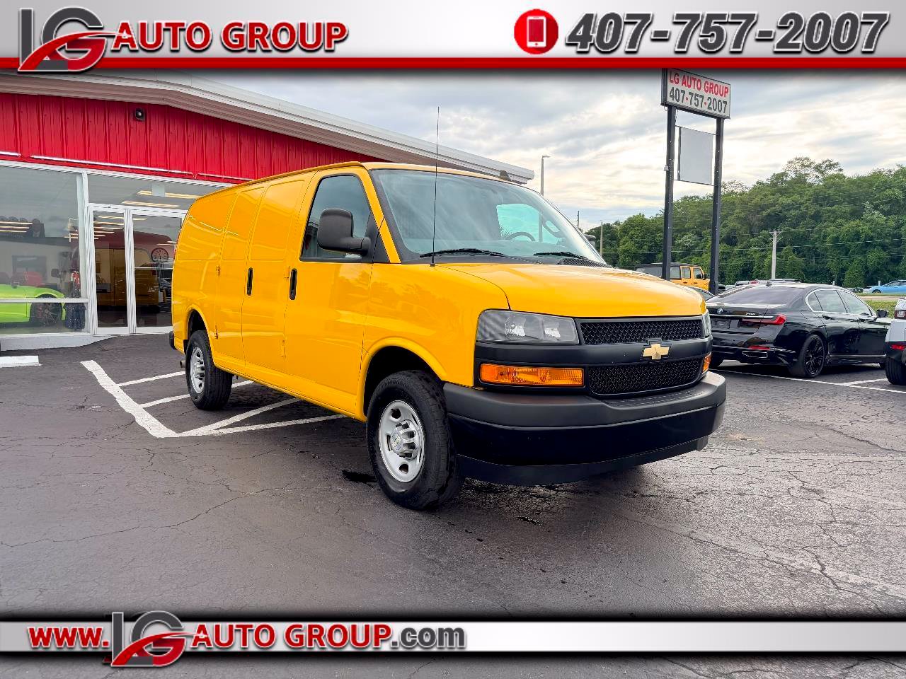 Used 2020 Chevrolet Express 2500 RWD image 1