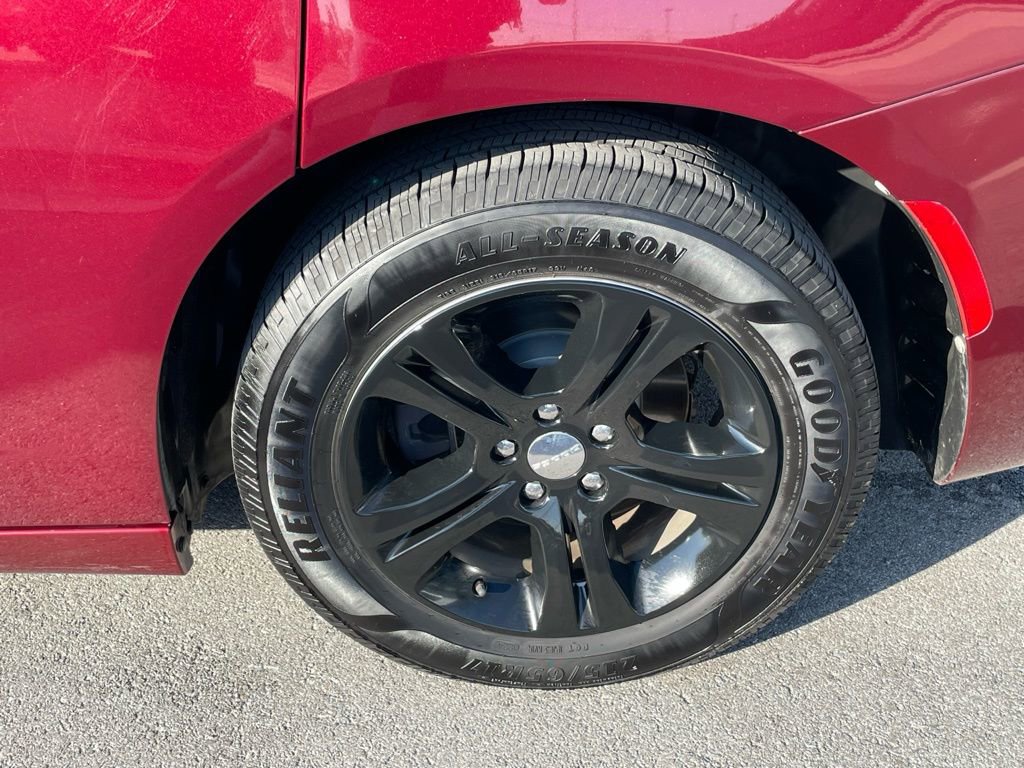 Used 2019 Dodge Charger SXT image 32