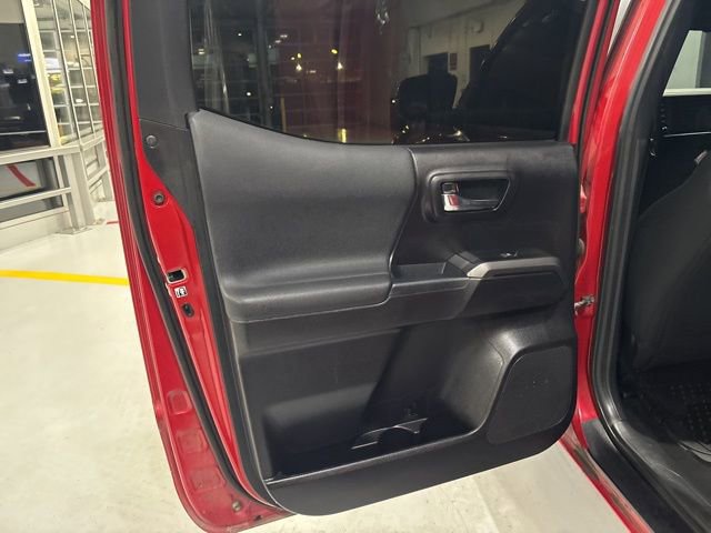 Used 2020 Toyota Tacoma TRD Off-Road w/ Technology Package image 23