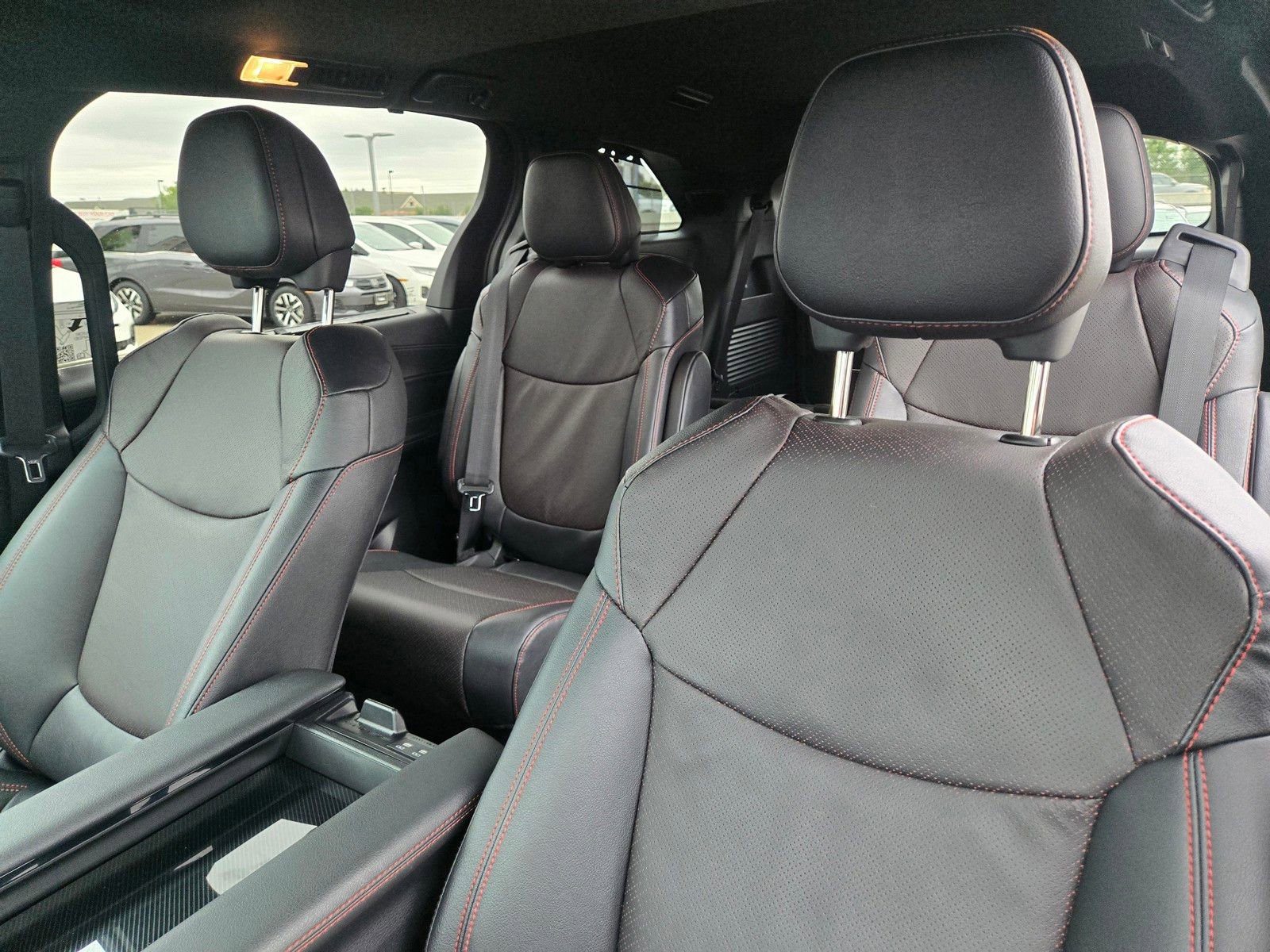 Used 2025 Toyota Sienna XSE AWD/4WD image 14