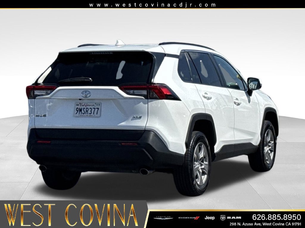 Used 2024 Toyota RAV4 XLE FWD image 11