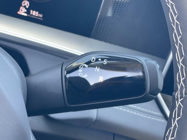 New 2026 Volkswagen Tiguan SE FWD image 17