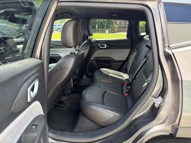 Used 2023 Jeep Compass Latitude AWD/4WD image 15