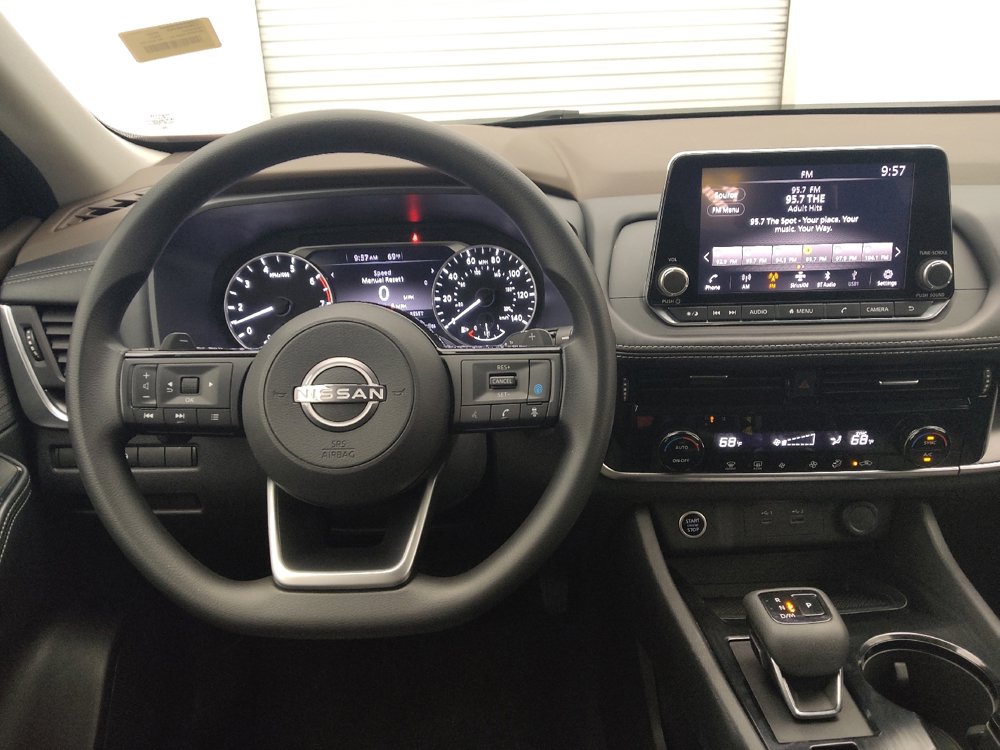 Used 2022 Nissan Rogue SV image 22