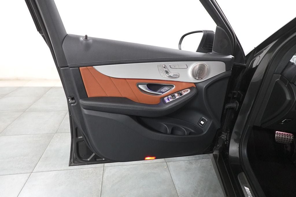 Used 2022 Mercedes-Benz GLC 43 AMG 4MATIC image 25