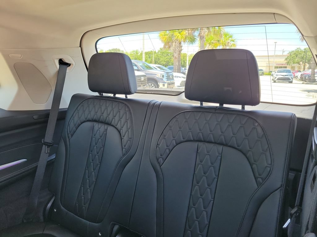Used 2026 BMW X7 xDrive40i AWD/4WD image 24