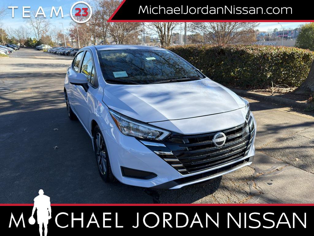 New 2025 Nissan Versa SV w/ Trunk Package