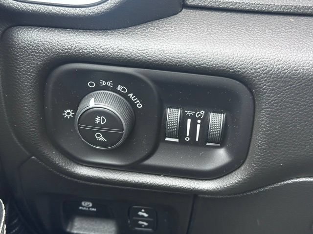 Used 2023 RAM 1500 Laramie AWD/4WD image 17
